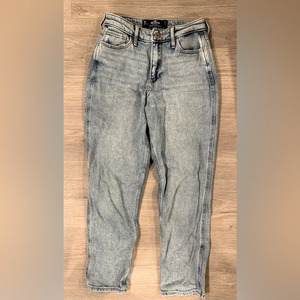 Hollister curvy high-rise mom jean, size 1R